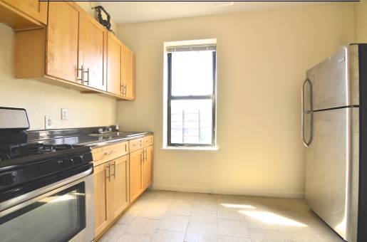 Building Photo - 40 Riverdale Ave