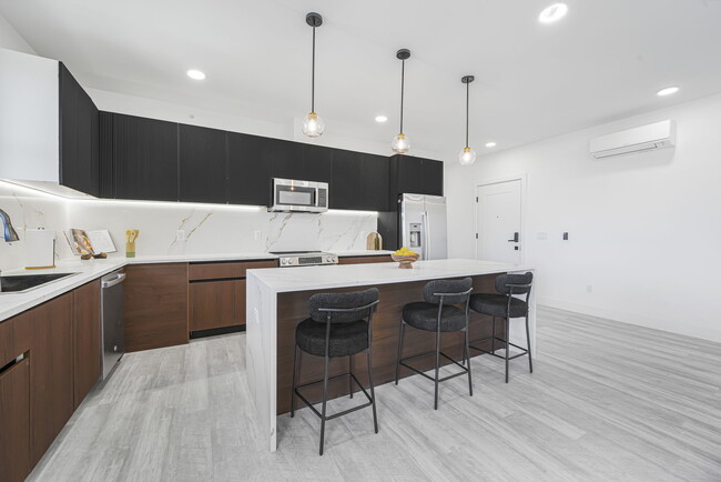 Building Photo - 4610 Kennedy Blvd