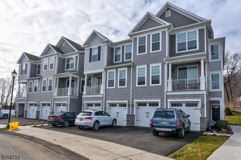 Primary Photo - 204 Aspen Dr