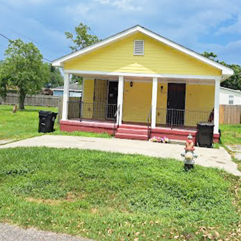 Primary Photo - 7941 Devine Ave