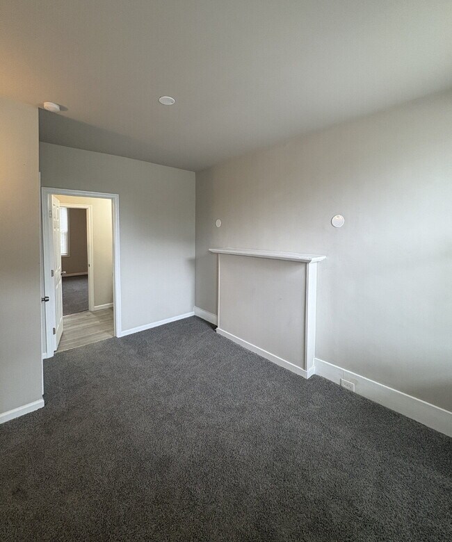 Building Photo - Renovated 1-Bedroom Apartment in Belair-Edison