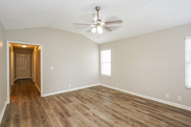 Foto del edificio - 2714 Windwalker Ct