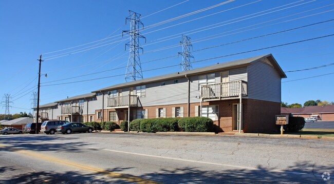 Building Photo - 100 Lily St