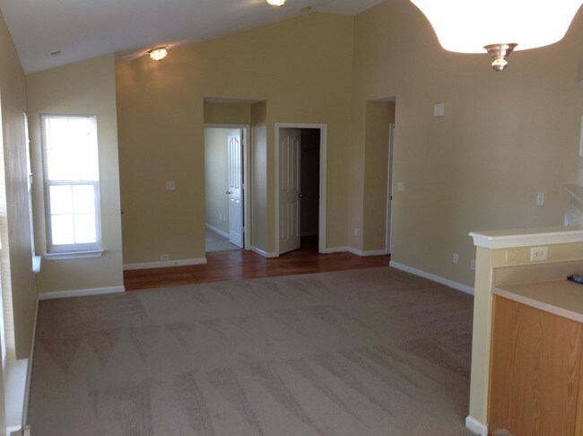 Building Photo - 5702 Wallace Cabin Dr
