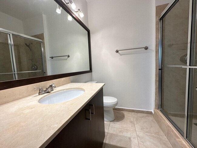 Foto del edificio - 680 Cypress Club Way