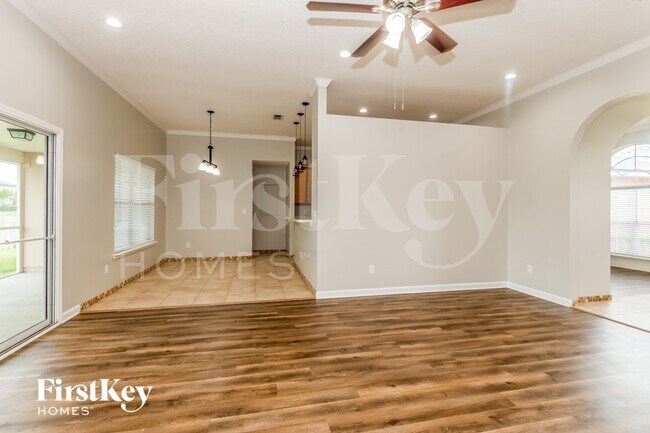 Building Photo - 2705 Ravine Hill Dr