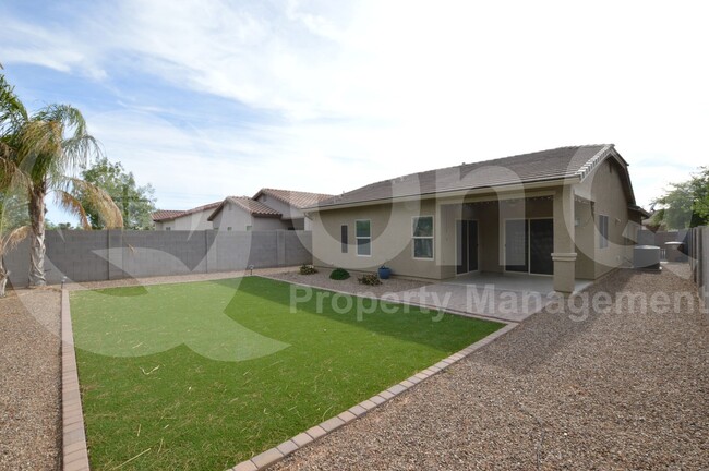 Foto del edificio - 40937 N Linden St