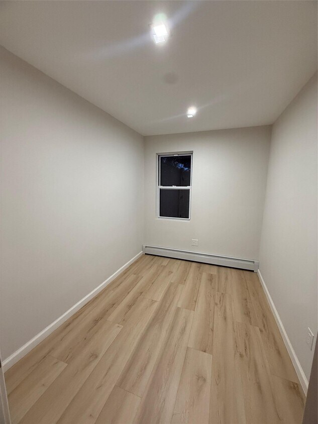 Foto del edificio - 110-23 172nd St