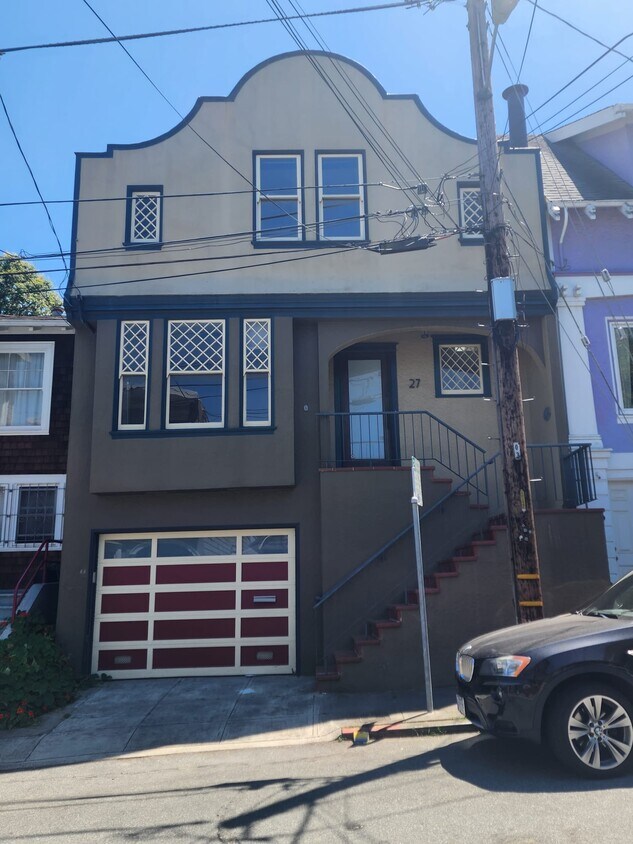 Primary Photo - 27 Carson St
