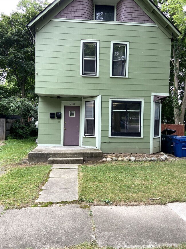 Building Photo - 1 br, 1 bath House - 913 Village St Apt 1 ...