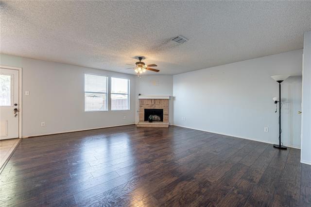 Foto del edificio - 2929 Jamestown Dr