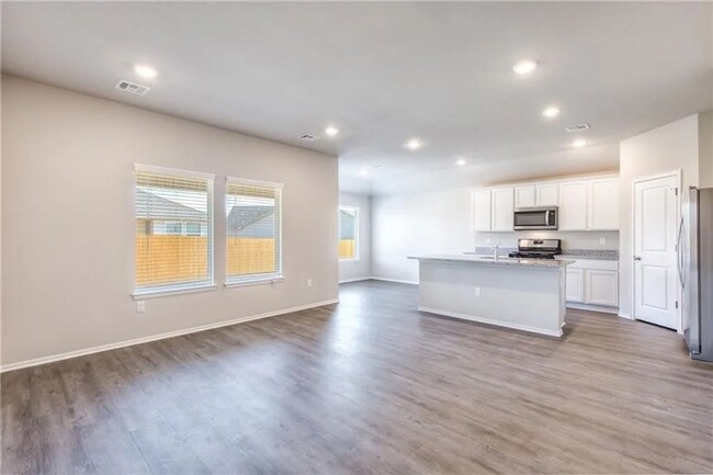 Foto del edificio - Be the first to lease this BRAND NEW HOME ...