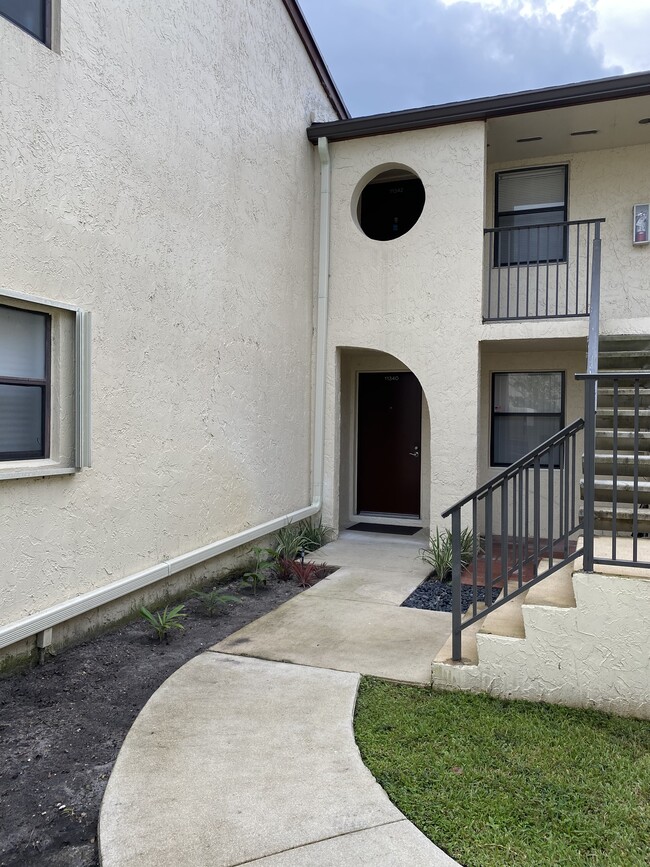 Front Entry - 11340 Taft St