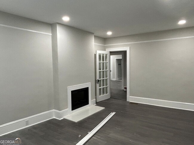 Building Photo - 920 Wesleyan Dr