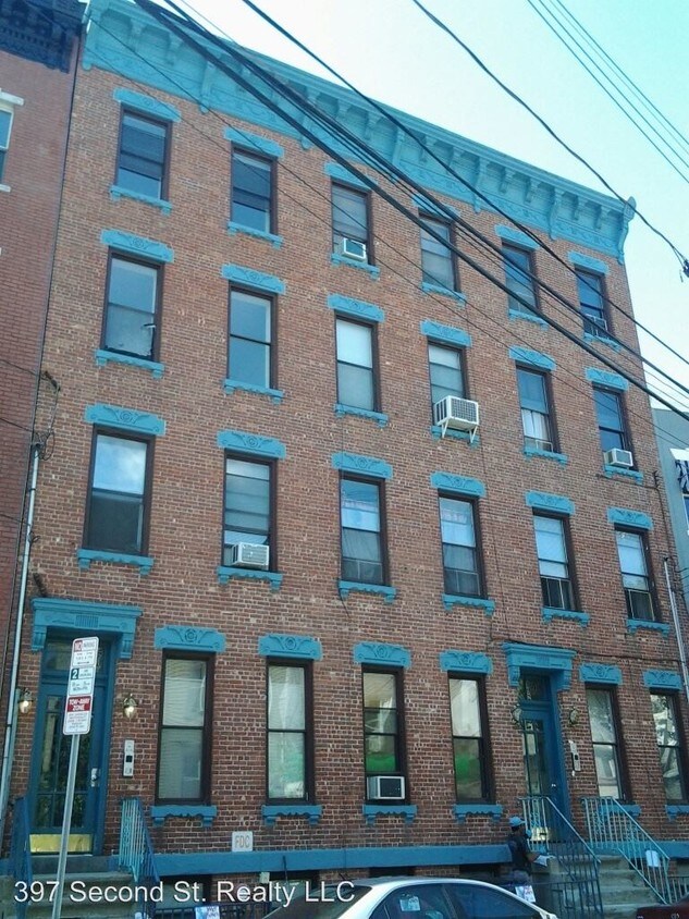 Primary Photo - 399-399 2nd St