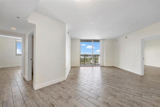 Foto del edificio - 9066 SW 73rd Ct