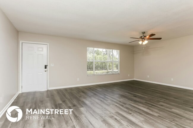 Foto del edificio - 5688 SE Pine Ave