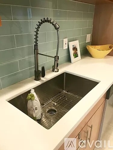 Foto del edificio - 827 Villa Ave