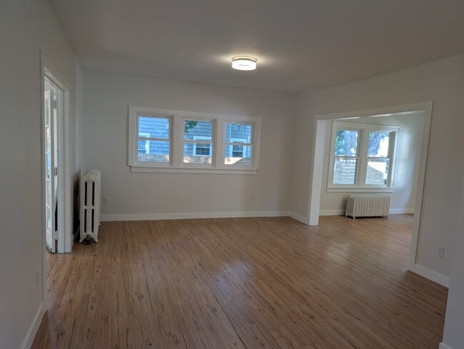 LIVING ROOM - 814 Becker Ave SW