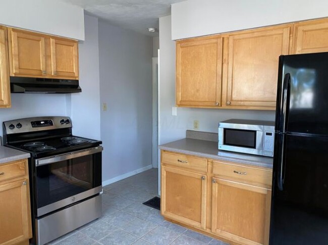 Building Photo - 454 E Tompkins St