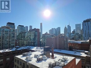 Building Photo - 323 Richmond St E