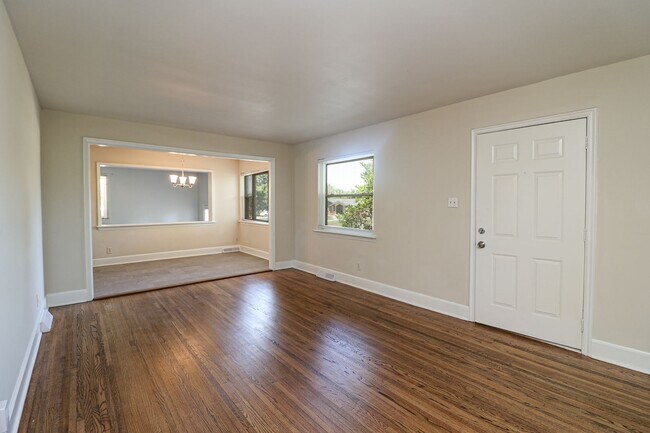 Building Photo - Freshly Remodeled Ranch Home in Windsor Park