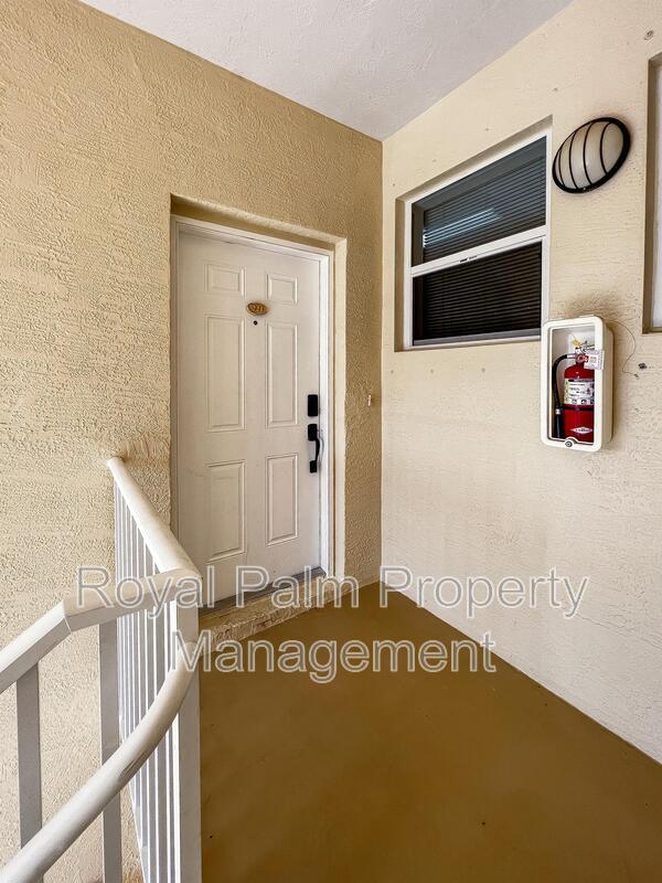 Building Photo - 15369 Bellamar Cir