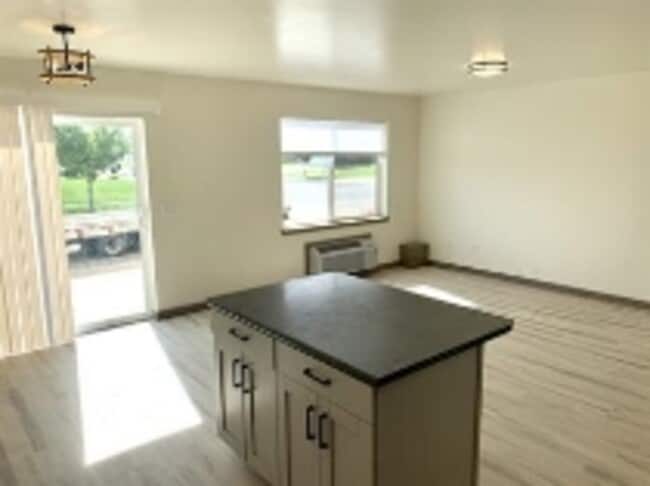 Foto del edificio - 3375 Blackbird Wy
