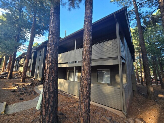 Building Photo - Upgraded West-Flagstaff Condo in the Arbor...