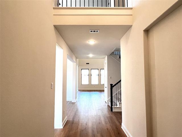 Building Photo - 5952 Halls Lk Lp