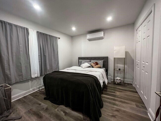 Foto del edificio - 678 Chestnut Pl