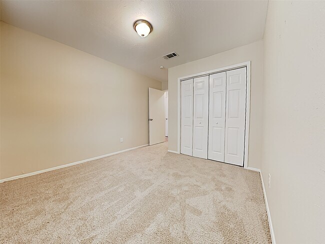 Building Photo - 6511 Grey Oaks Dr