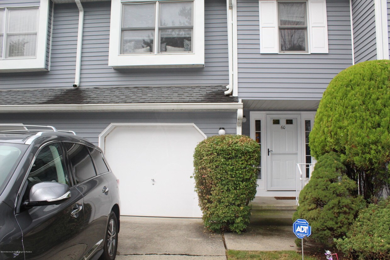 Primary Photo - 60 Essex Dr