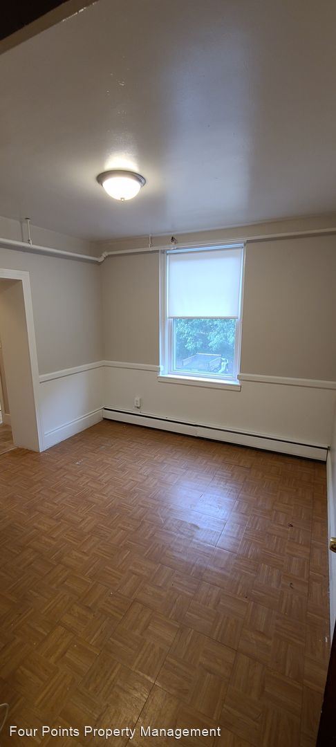 Building Photo - 423 Pelham St
