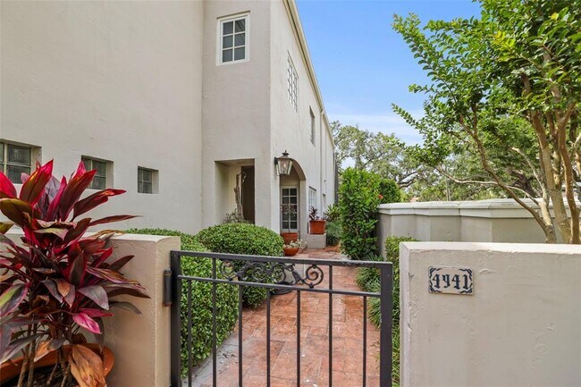 Foto del edificio - 4941 Bayshore Blvd