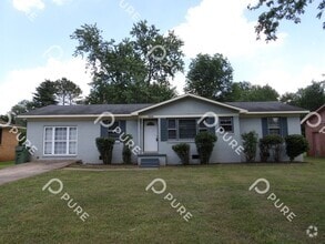 Building Photo - 2108 Linde St NW