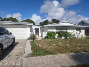 Building Photo - 595 Albatross St