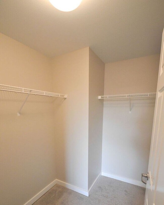 Foto del edificio - Beautiful 2 Bedroom Condo in Sammamish