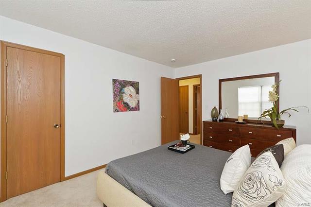 Building Photo - 2068 Saxon Dr