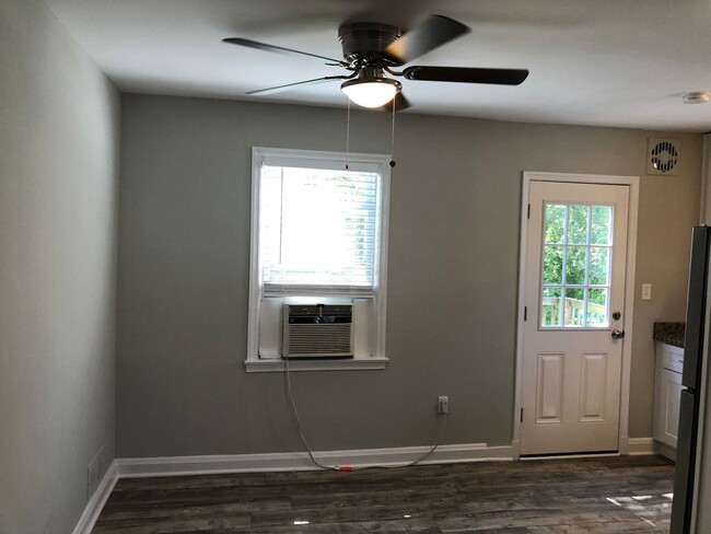 Building Photo - RENOVATED 4 bed 1 bath home in Glen Burnie