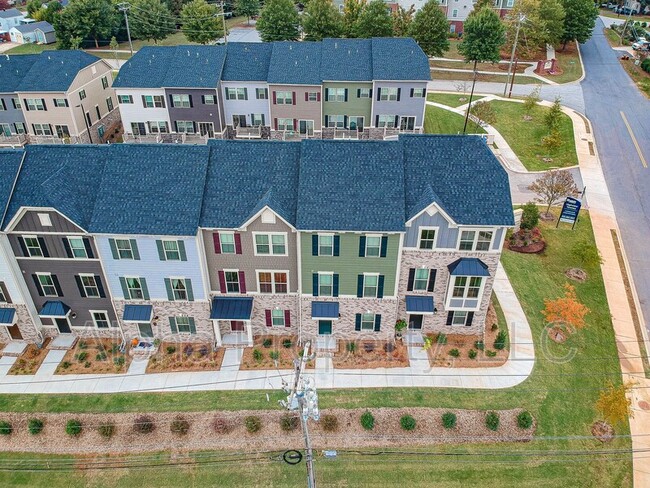 Building Photo - 3 Itasca Dr