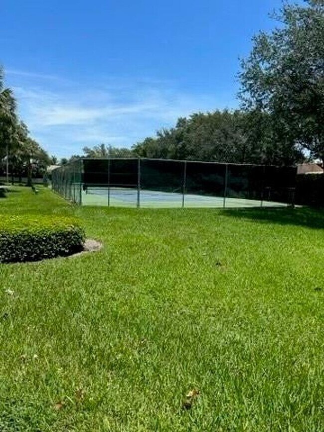 Foto del edificio - 406 Buttonwood Pl
