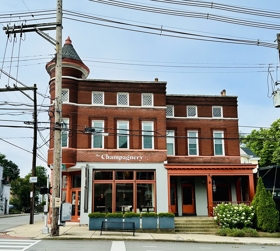 Primary Photo - 1764 Frankfort Ave