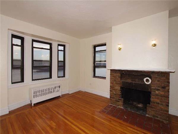 Building Photo - 2475 Palisade Ave