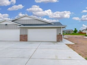 Building Photo - 12704 W Cowboy St