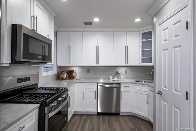 Foto del edificio - 100 Pineview Ln