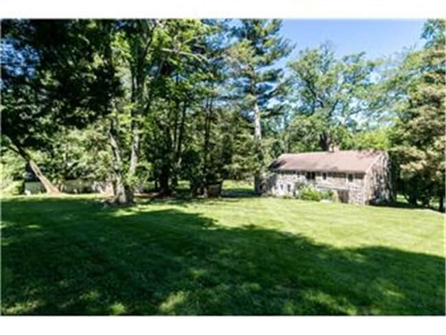 Building Photo - 800 Beaver Valley Rd
