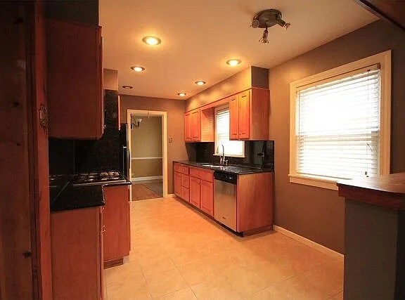 Cocina - 587 Princeton St