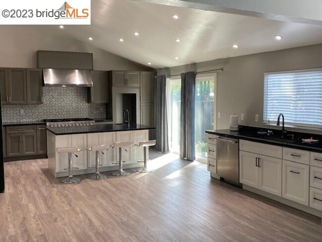 Building Photo - 2516 Toltec Cir