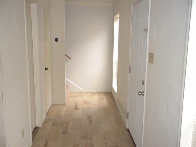 Building Photo - 2226 Nantucket Dr